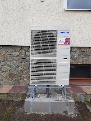 Eco-House Maciej Bies